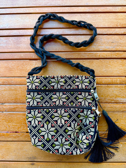 Crossbody Tatreez bag ￼