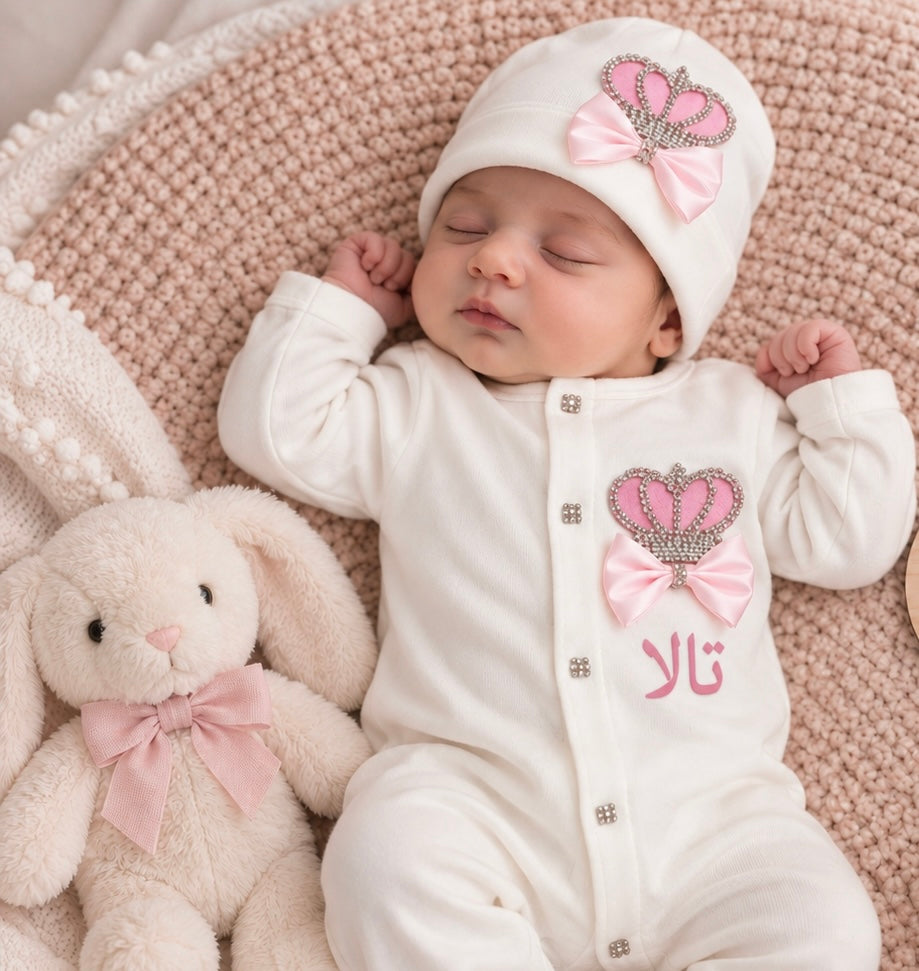 Personalized Newborn Baby Outfit. - light pink with embroidery name
