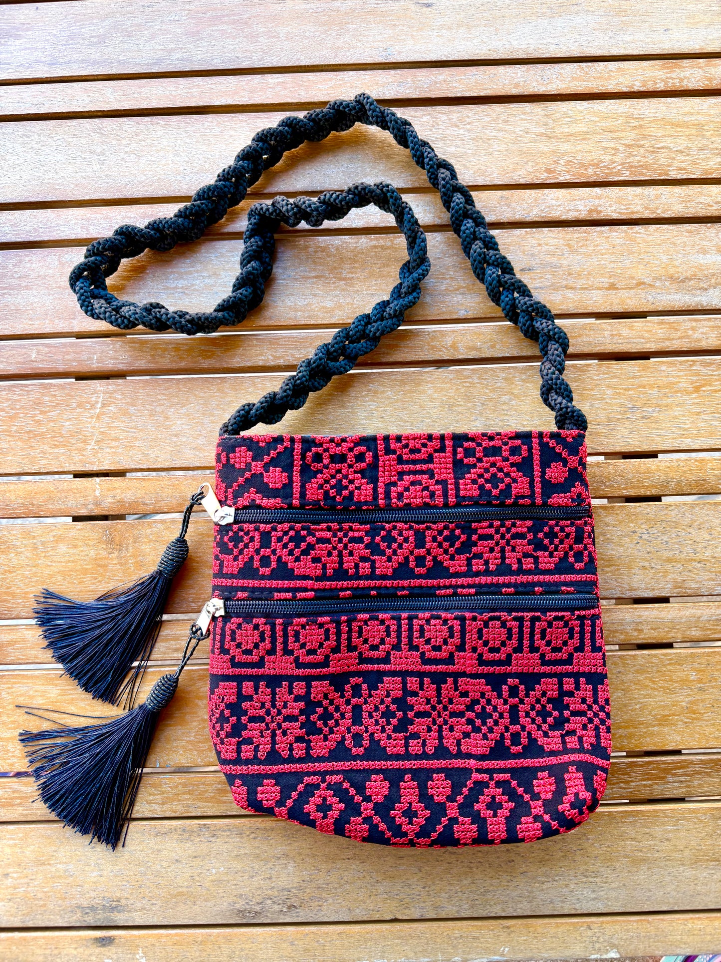 Crossbody Tatreez bag ￼