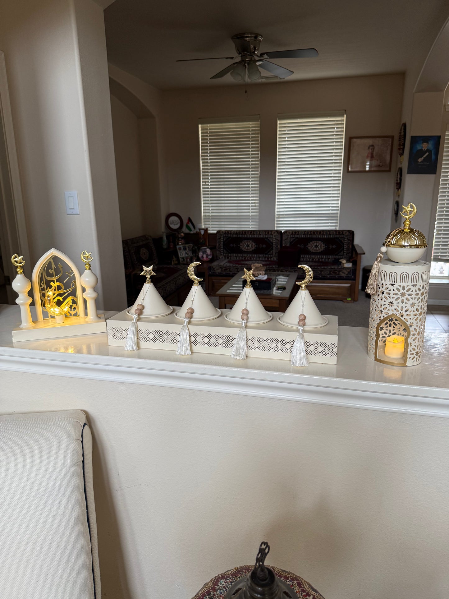 Nour Al-Diyafa Serving Stand