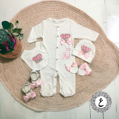 Personalized Newborn Baby Outfit. - light pink with embroidery name
